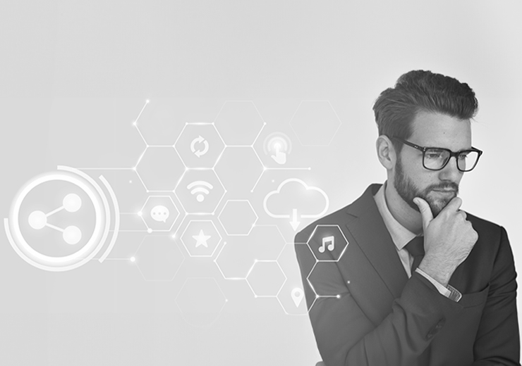 Comparación de chatbot y voicebot en acción