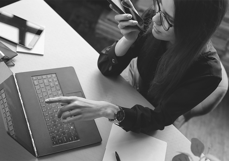 Persona trabajando de forma productiva